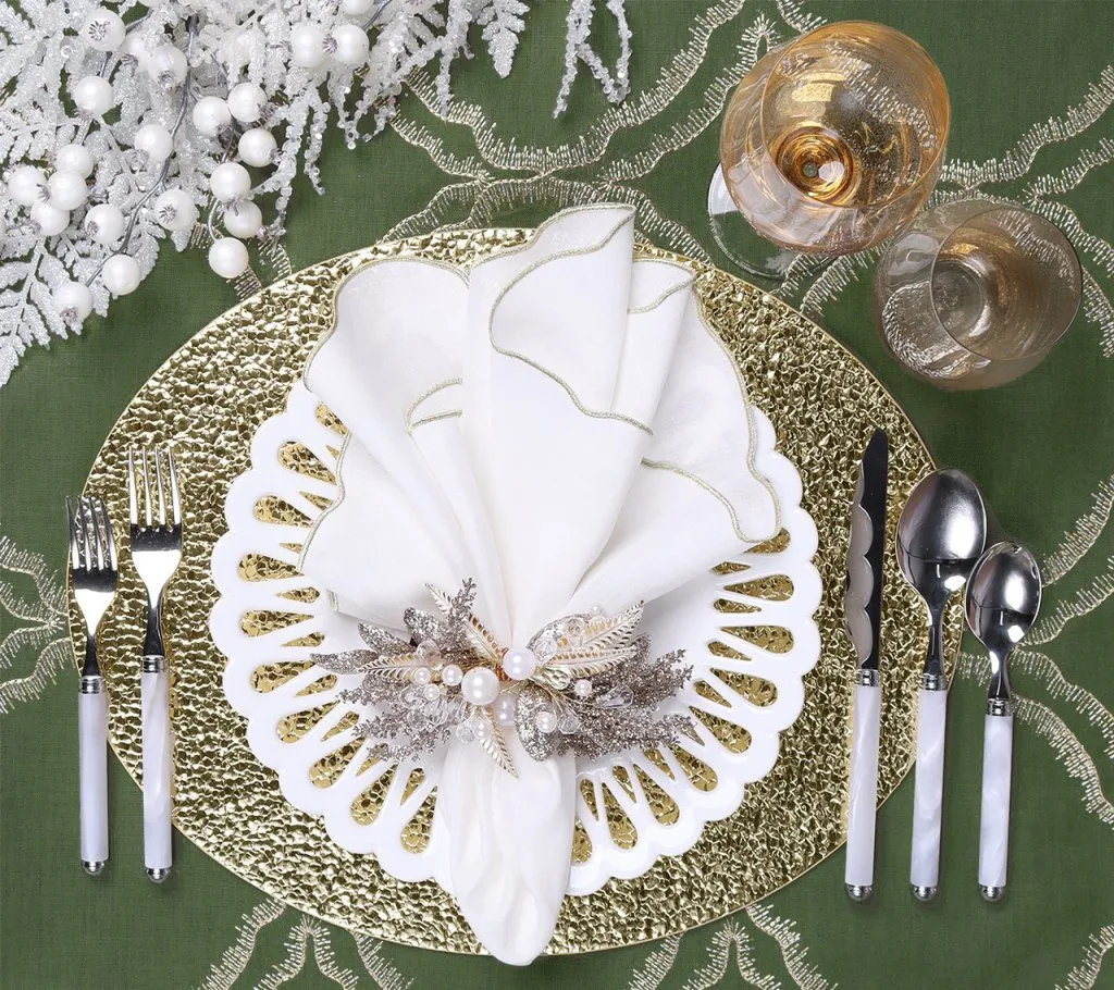 Daydream Tablecloth in Olive