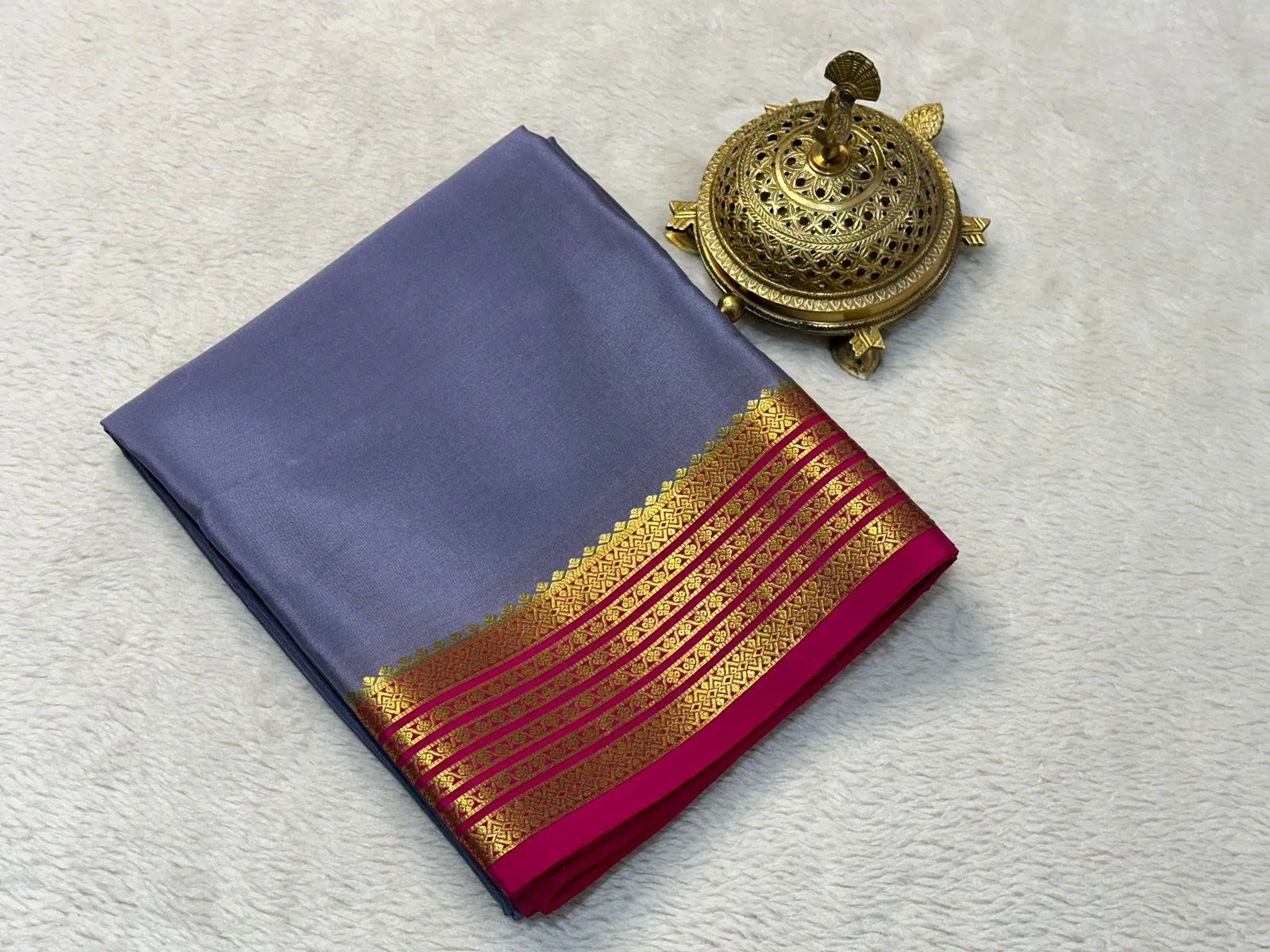 Graceful Drapes: Mysore Silk Saree with Stunning Border Contrasts