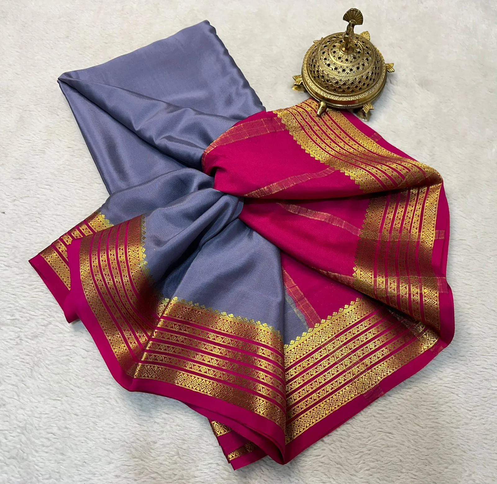 Graceful Drapes: Mysore Silk Saree with Stunning Border Contrasts